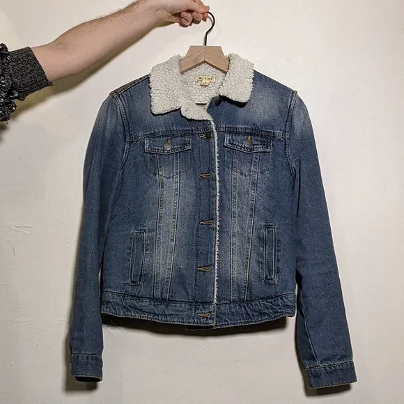 francesca's miami light wash denim sherpa jacket - Picture 4 of 6